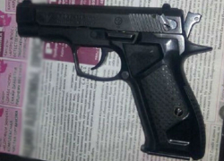 Женщину и двоих мужчин расстрелял в подъезде избитый ими киевлянин