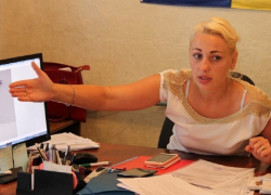 Примар села в страхе от повадившегося к ней незнакомца