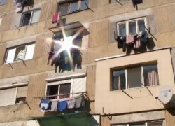 Трагедия в Бельцах - женщина скончалась, упав с 4-го этажа, она поскользнулась, вывешивая бельё