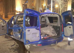 Пассажирка такси и водитель получили травмы в ДТП в центре Кишинева