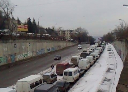 UPDATE. Водители микроавтобусов спровоцировали пробку в Кишиневе своей забастовкой 