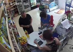 Житель Кишинева не постеснялся украсть телефон у бабушки