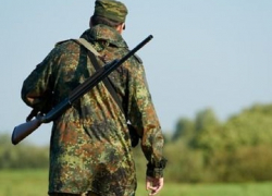 Загадочная смерть: охотника нашли с простреленной головой на опушке леса