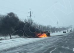 На трассе Флорешть-Бельцы во время движения загорелся автомобиль