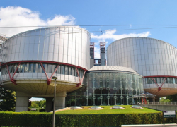 Большой штраф выплатит Молдова мужчине, на которого наплевала полиция