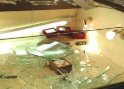 Дерзкое ограбление ювелирного бутика совершили в столичном торговом центре