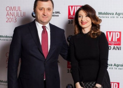 Влад Билецкий опубликовал запись с передачей крупной суммы денег для отмывания имиджа Филата телеканалом TV8