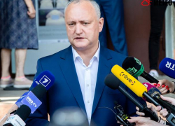 Экс-президенту Игорю Додону продлили домашний арест 