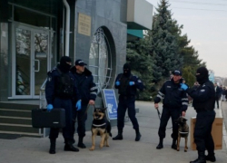 Сообщение о бомбе в Варнице: из здания суда эвакуированы люди