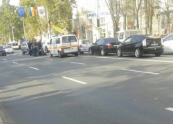 Подросток попал под колеса автомобиля на проспекте Штефана чел Маре 