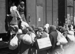 Санду плачет по депортированным, но игнорирует их просьбы о помощи