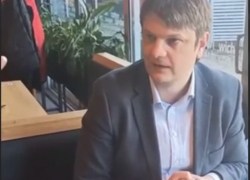 На Спыну в ресторане набросились граждане и рассказали о проблемах в тарифах на ЖКУ 