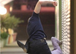 Сложные отношения с кумом довели до реанимации жителя Бендер