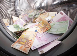 Дела подозреваемых в отмывании денег оказались в суде