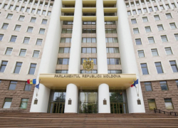 К чему привела встреча власти и оппозиции в парламенте?