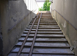 В Кишиневе, на Телецентре, ремонтируют подземные переходы