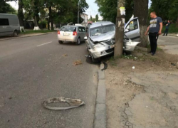 Очередная авария на Мунчештской улице - Dacia неудачно вышла на обгон