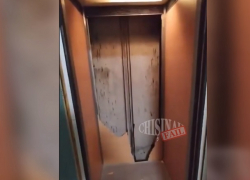 На Ботанике наркоман разгромил лифт