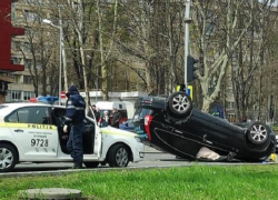 ДТП на Рышкановке - внедорожник Honda перевернулся на крышу