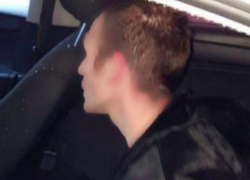 Автохама, который ехал по тротуару и врезался в другую машину, задержали в Кишиневе