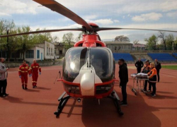 Пострадавшую от взрыва газа жительницу Кишкарен доставили в Кишинёв на вертолёте