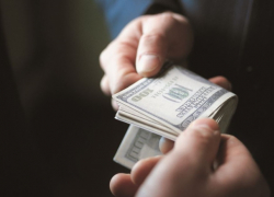 Гаишников-взяточников «повязали» прямо на рабочем месте