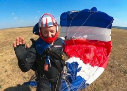 Оазу Нантой получил достаточно серьезные травмы вследствие неудачного прыжка с парашютом