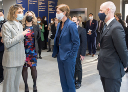 Глава USAID Саманта Пауэр приехала в Кишиневе и провела неофициальную встречу с некоторыми журналистами