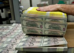 Молдавский лей укрепился по отношению к евро и доллару