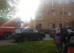 Огонь со второго по девятый этажи: полыхающую многоэтажку в Тирасполе сняли на видео