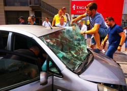 Девушка оказалась в реанимации в очень тяжелом состоянии после жуткого столкновения автомобилей в Кишиневе