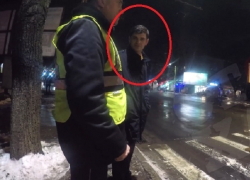 Молодых мам с детьми сбил на пешеходном переходе в Кишиневе "блатной" водитель с пистолетом