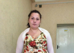 В столице разыскивается женщина, подозреваемая в краже 10 тысяч долларов из машины 