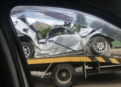 BMW с лихим парнем за рулем снес столб и курятник в Комрате