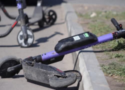Полиция ищет двух женщин: сбили пешехода на электросамокате и уехали