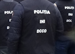 Вымогательство и шантаж пикантными фото: Полиция провела 13 обысков в одной из молдавских колоний