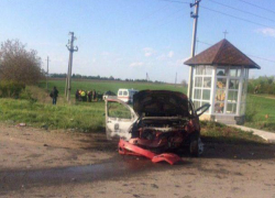 Жуткая авария в Криулянах - столкнулись три машины, в том числе и учебная, есть погибший