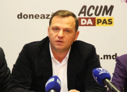 Переходите на сторону людей, - Нэстасе обратился к военным и полицейским