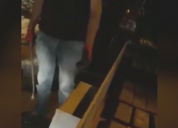 «Хозяйственный» мужчина на внедорожнике ночью попытался похитить брусчатку в Кишиневе  