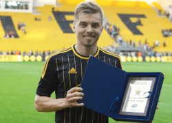 Депутат PAS Потырнике пожаловался, что родители «эксплуатируют» его по каждому пустяку в телефоне