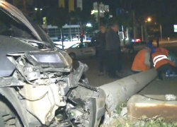 Движение троллейбусов в Кишиневе парализовал водитель внедорожника, сваливший столб