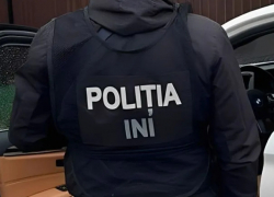 Полиция ликвидировала группу, которая незаконно продавала лекарства и добавки