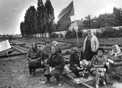 1 сентября 1991 - Галина Андреева и соратницы выходят на «тропу протестов»