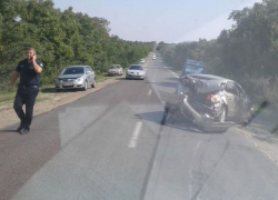 Жуткая авария в Костештах: мотоцикл врезался в две столкнувшиеся машины
