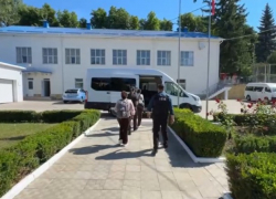 Двум гражданкам Непала запретили въезд в Молдову на 5 лет после попытки незаконного пересечения границы