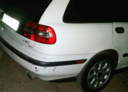 Годовалый ребенок пострадал от автомобиля, который наехал на семью в Тирасполе