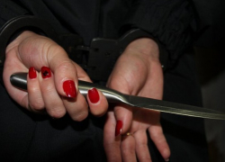 Ударом ножа в живот ответила на обвинения будущей свекрови молодая женщина в Страшенах 