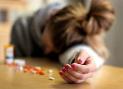 Молодая женщина из-за тяжелой жизни с мужем совершила суицид в Конгазе