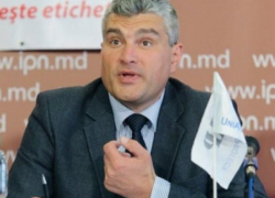 Слусарь прокомментировал намерение Канду подать на него в суд