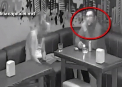 Полиция Кишинева ищет таксиста, ограбившего пьяного клиента